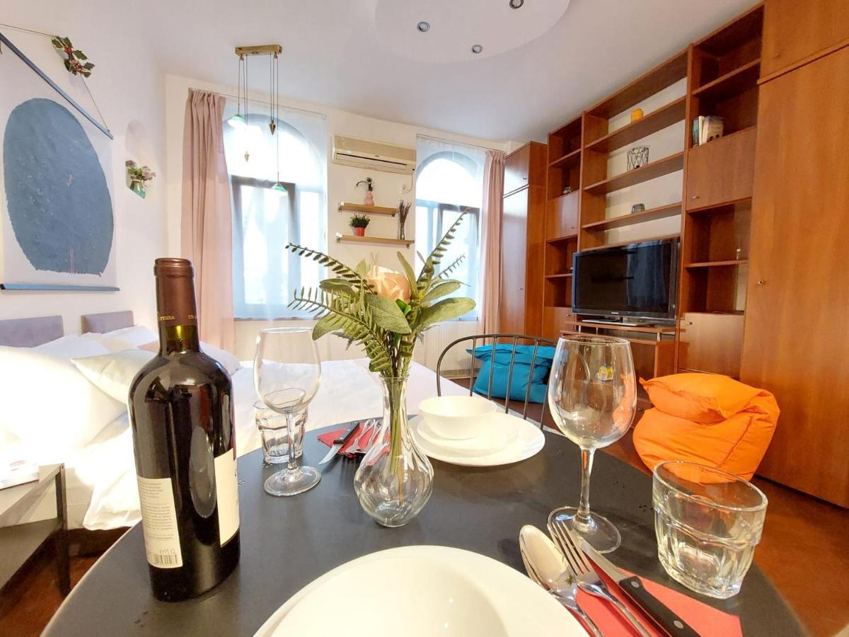 Sweet Dreams Suites Cosy Studio Piata Romana Букурещ Екстериор снимка